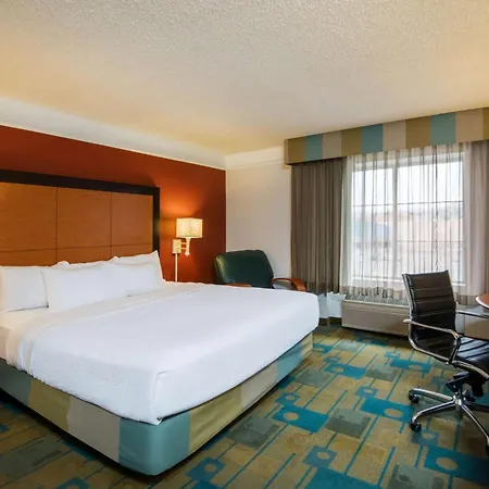 La Quinta Inn & Suites By Wyndham Colorado Springs South Ap-2