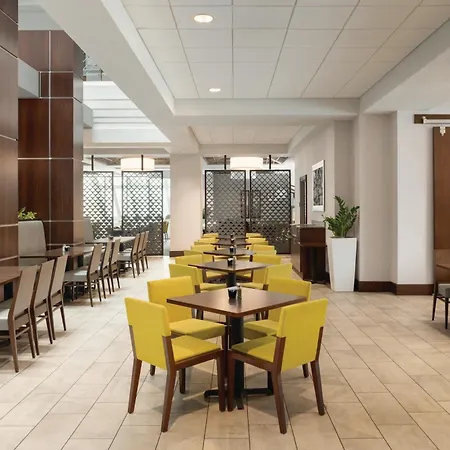 Embassy Suites By Hilton Indianapolis Downtown-3