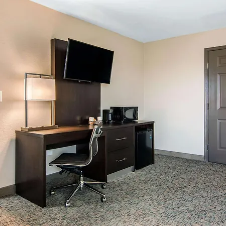 Clarion Inn & Suites Atlanta Downtown-2