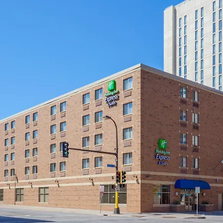 Holiday Inn Express Hotel & Suites Minneapolis-Downtown Convention Center By Ihg-2