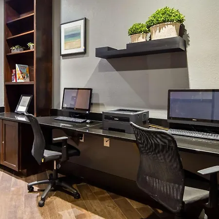 Best Western Plus Hill Country Suites-3