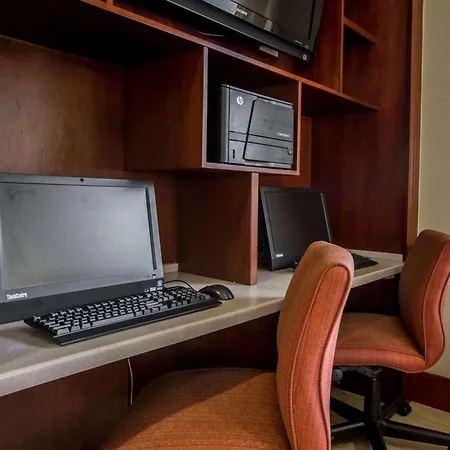Quality Inn & Suites Biltmore East-2