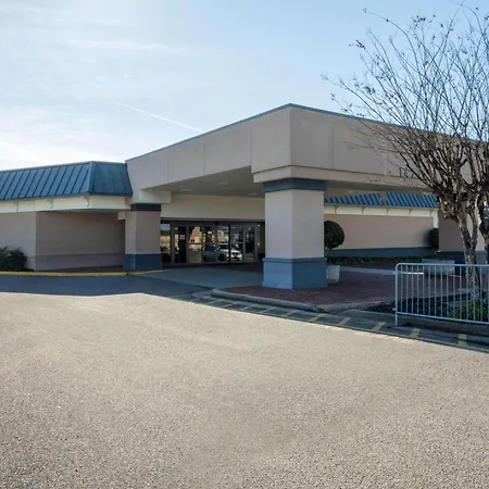 Travelodge By Wyndham Memphis Airport/Graceland-3