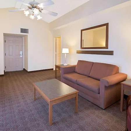 La Quinta Inn By Wyndham San Antonio Market Square-2