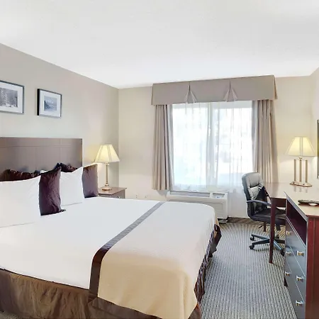 Baymont By Wyndham Reno-3