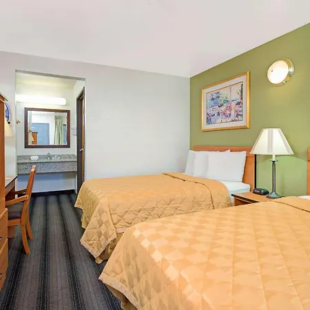 Travelodge By Wyndham Sacramento / Rancho Cordova-2