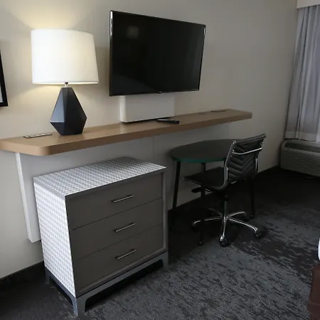 Holiday Inn Chicago North Shore By Ihg-3