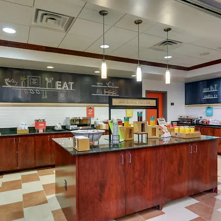 Hampton Inn & Suites Indianapolis-Airport-2