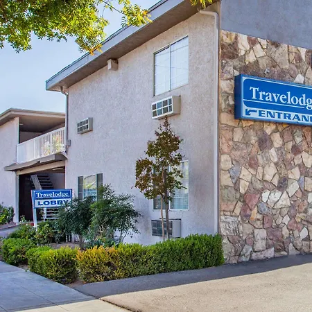 Travelodge By Wyndham Fresno Yosemite Area-3