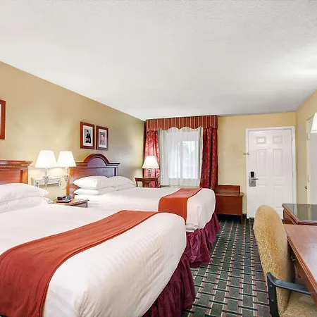 Days Inn By Wyndham Memphis At Graceland-3