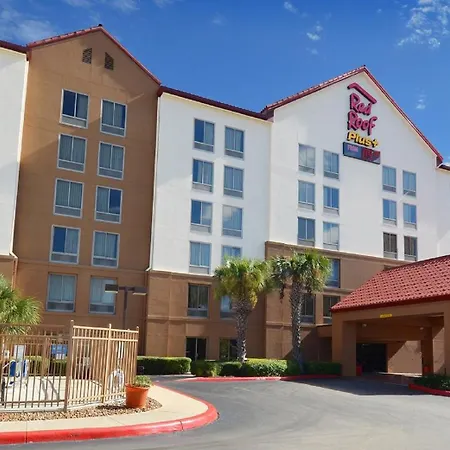 Red Roof Inn Plus+ San Antonio Downtown - Riverwalk-2