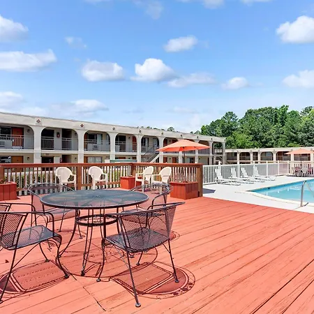 Super 8 By Wyndham Williamsburg/Historic Area-3