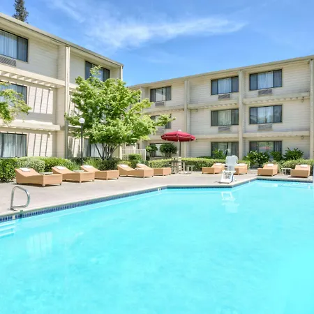 Hawthorn Suites Sacramento-2