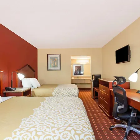 Days Inn By Wyndham Columbia-2