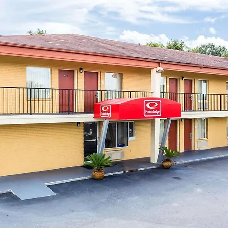 Econo Lodge Coliseum-2