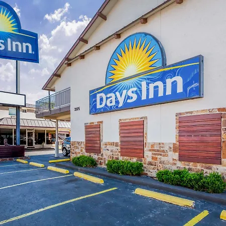Days Inn By Wyndham Austin/University/Downtown-2