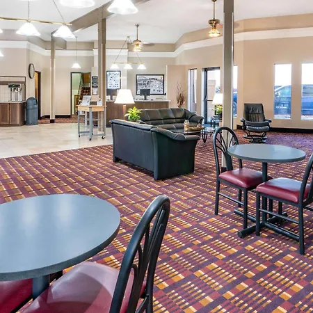 Super 8 By Wyndham Casper West By The River-3