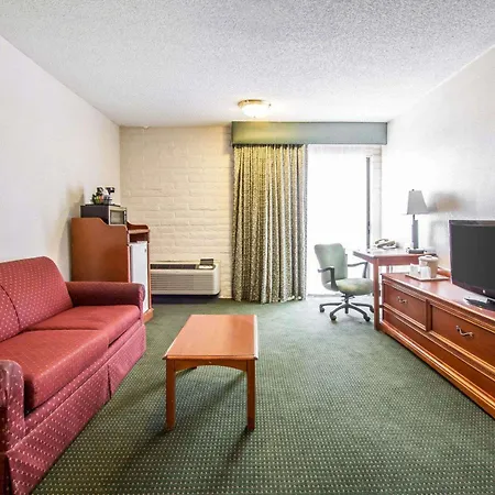 Quality Inn Tucson Downtown Near Convention Center-3