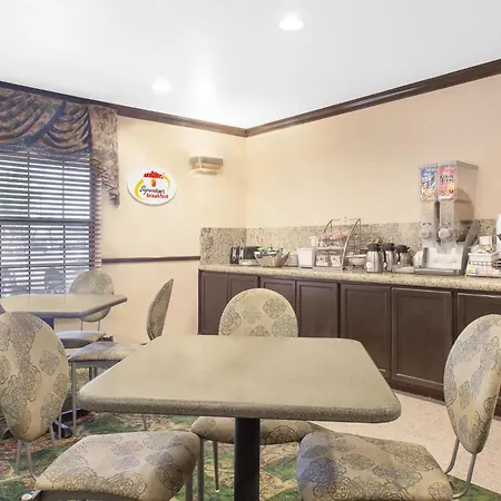 Super 8 By Wyndham Corpus Christi-2