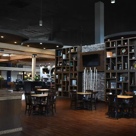 Ramada Plaza By Wyndham Omaha-3