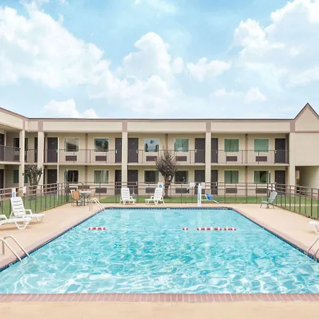 Super 8 By Wyndham Williamsburg-2