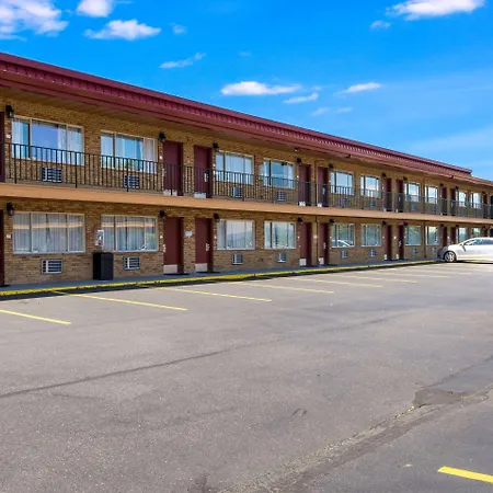 Quality Inn & Suites Airport-3