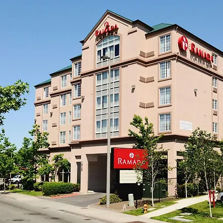 Ramada By Wyndham Seatac Airport-3