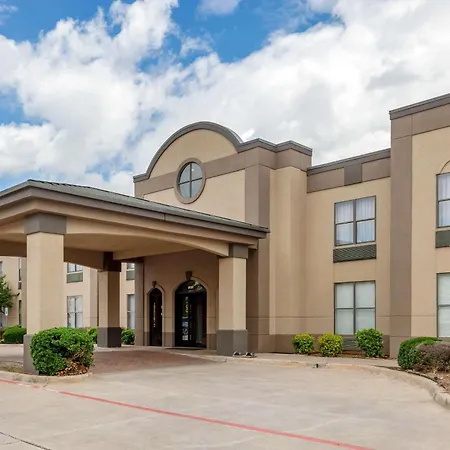 Quality Suites Sherman-3