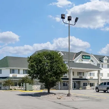 Quality Inn & Suites Lincoln North-2