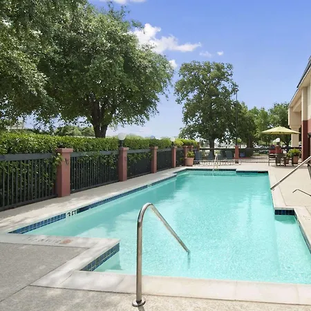 Baymont By Wyndham Lewisville-2