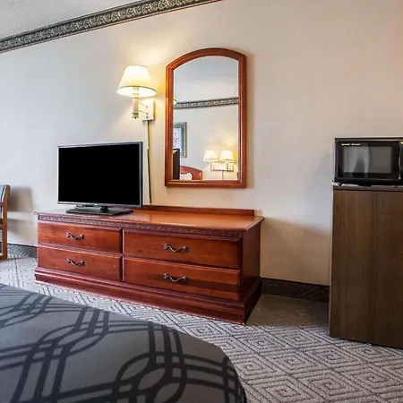 Rodeway Inn & Suites Milwaukee Airport-3