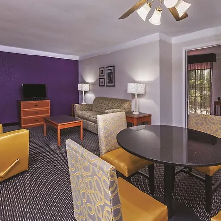 La Quinta Inn By Wyndham San Marcos-2