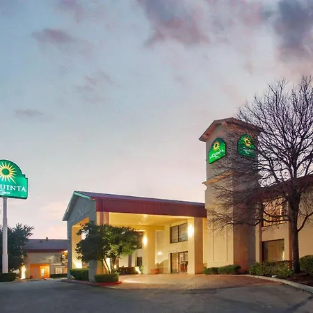 La Quinta Inn By Wyndham San Marcos-3