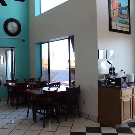 Howard Johnson By Wyndham Holbrook-2