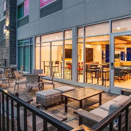 Hilton Garden Inn Denton-3