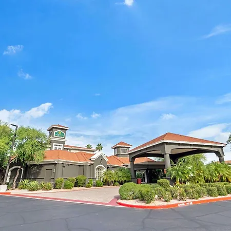 La Quinta Inn & Suites By Wyndham Phoenix Scottsdale-2
