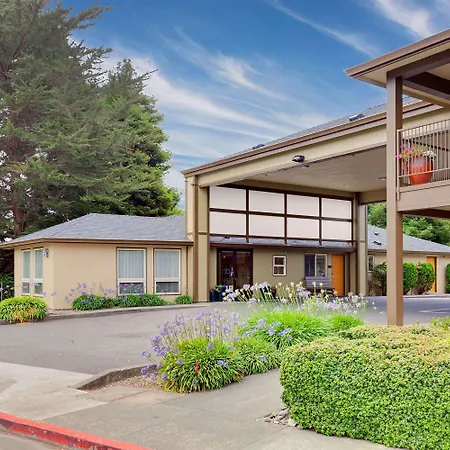 Days Inn & Suites By Wyndham Arcata-3