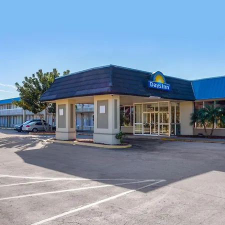 Days Inn By Wyndham Titusville Kennedy Space Center-3
