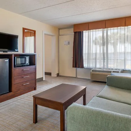Quality Inn And Suites Palatka Riverfront-3