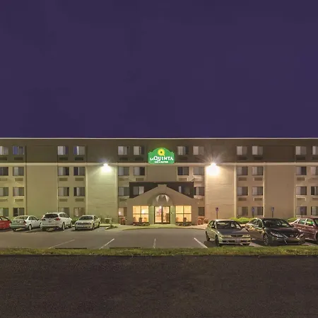 La Quinta By Wyndham Warwick Providence Airport-2