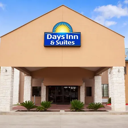 Days Inn & Suites By Wyndham Conroe North-3