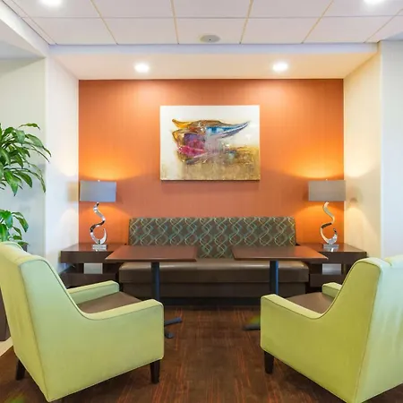 Hampton Inn Daytona Beach/Beachfront-3