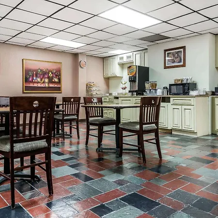 Quality Inn & Suites Binghamton Vestal-3