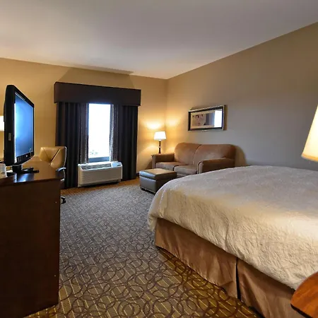 Hampton Inn Geneseo-2