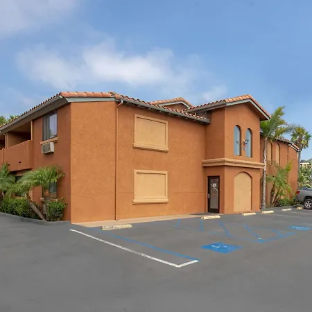 Quality Inn & Suites Oceanside Near Camp Pendleton-2