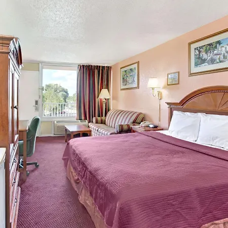 Howard Johnson By Wyndham Tropical Palms Kissimmee-3