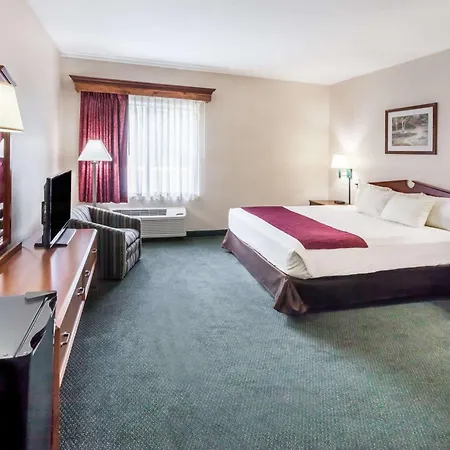 Baymont By Wyndham New Buffalo-3