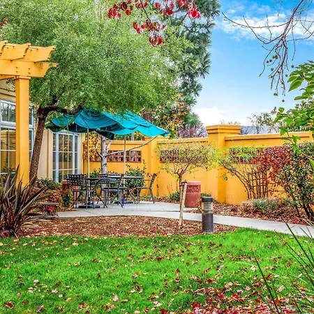 La Quinta Inn & Suites By Wyndham Fremont Silicon Valley-3