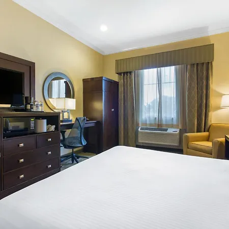 The Oaks Hotel & Suites-3