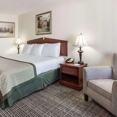 Baymont By Wyndham Hickory-3